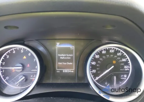 2021 Toyota Camry Le z USA, uszkodzony, nr VIN 4T1C11AK0MU604495